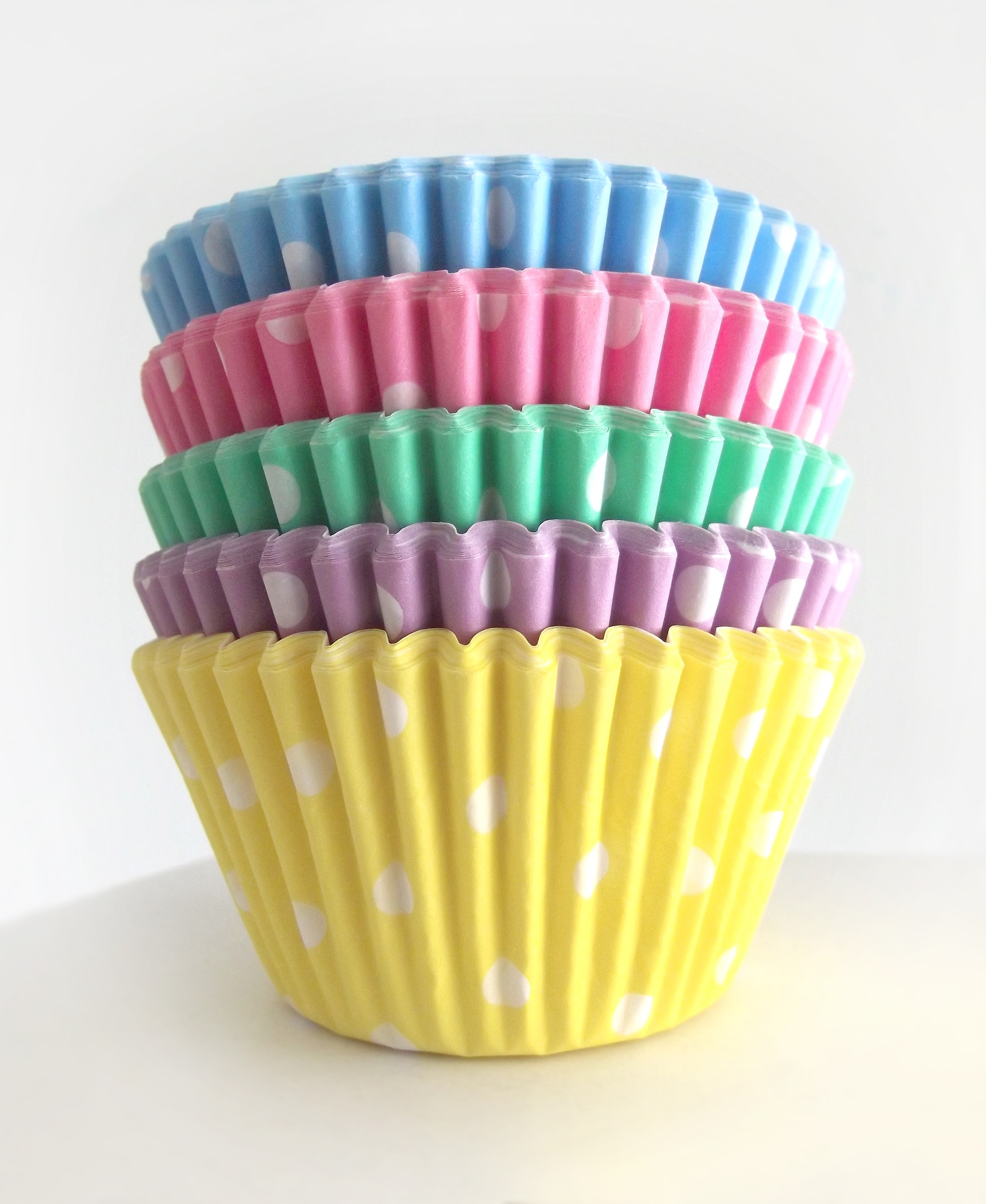 Pastel paper cupcake liners